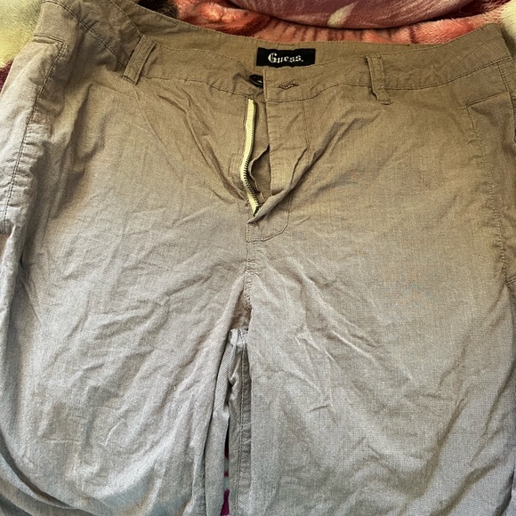 Guess shorts size 36 - Picture 2 of 3